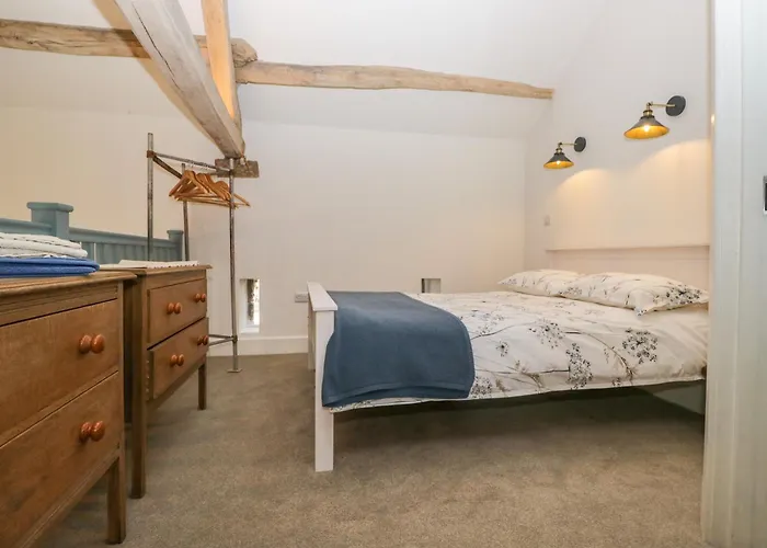 بيت للعطل The Roost