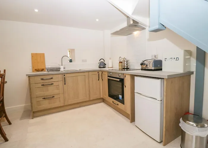 بيت للعطل The Roost *