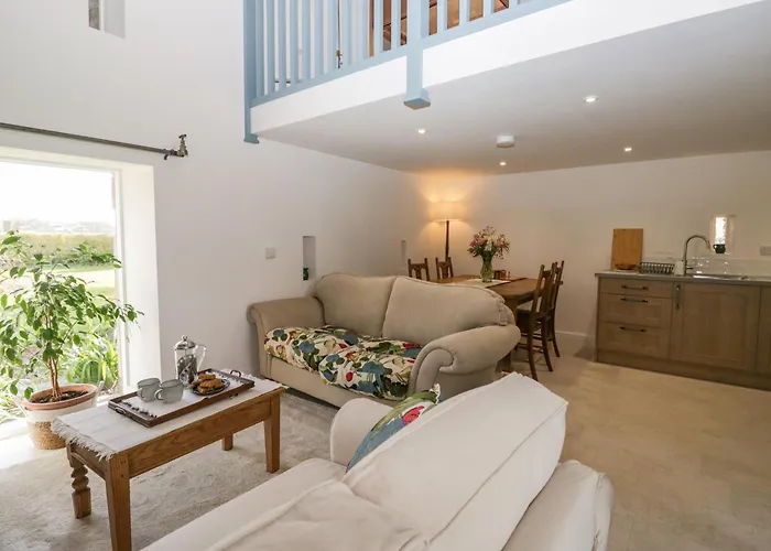 بيت للعطل The Roost *