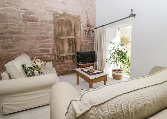 بيت للعطل The Roost