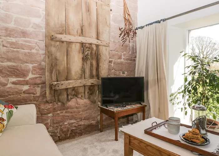 بيت للعطل The Roost *